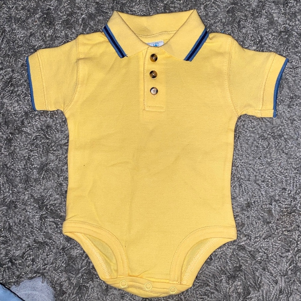 Carter’s boys onesie, yellow, 3 months